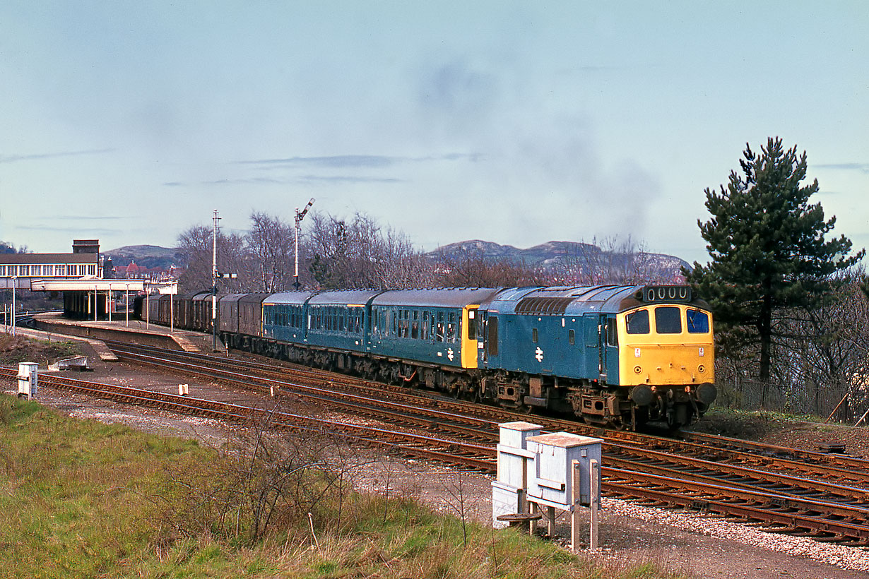 25133 Colwyn Bay 5 April 1977